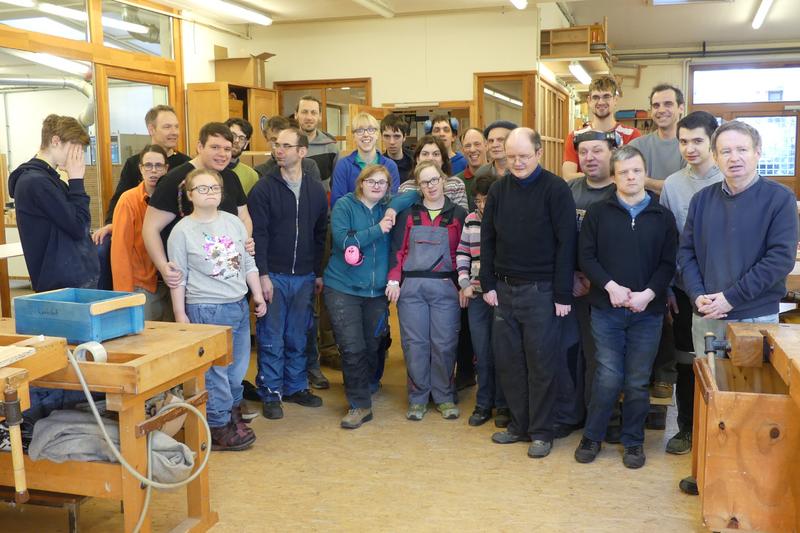 30 Menschen arbeiten in der Schreinerei. (Foto: Mellifera e. V.)