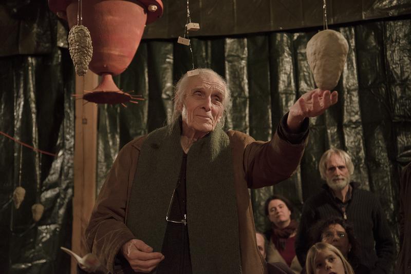 G&uuml;nther Mancke im November 2013 beim H&auml;ngekorb-Workshop an der Fischerm&uuml;hle. (Foto: Katrin Langheinrich)